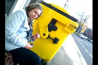 Làm tình tập thể clip xxx nhat ban trên ô tô.