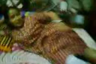 Một người đàn ông trẻ tuổi và sung mãn mua vui phim xxx nhat ban cho bạn gái của mình với một thành viên.