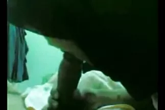 Cô gái thể thao gặp khó khăn với các chàng trai sex tube nhat ban trong phòng tập thể dục.