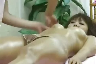 Nam này địt em gái đeo kính và bạn gái của em ấy. nhat ban xxx