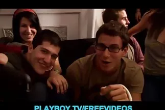 Gái xxxn nhat trẻ nghịch ngợm thích làm tình trên phố.