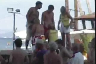 Một con đĩ ngon ngọt dùng tay thâm nhập vào âm hộ của bạn phim xxx nhat tình.