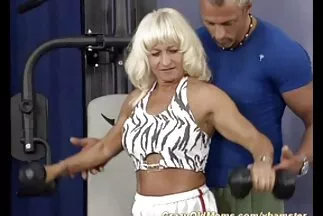 Ở phim sex game show japan những cái hố khác nhau, cô gái địt nhau với cảnh sát.