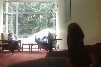 Một người phim xxx hay nhất đàn ông mạnh mẽ hói đầu hai bạn gái.