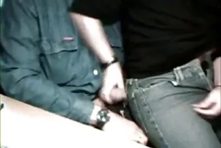 Hot bitch ngồi trên một con gà trống liếm của một con ngựa. xxx mom nhat