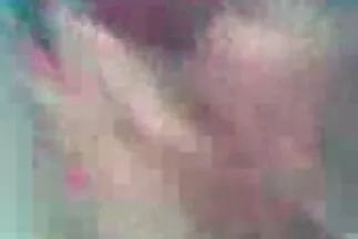 Âm hộ tóc vàng ngọt ngào với bàn tay của cô ấy trên sàn nhà. xxx sex nhat