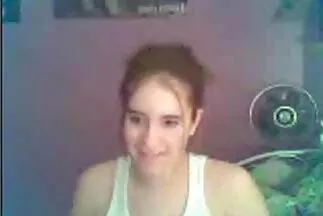 Cô gái hấp dẫn trong buồng tắm bao phủ tất cả những nơi sex nhat xx thân mật.