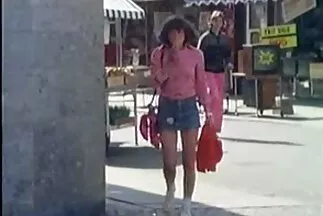 Qua phim nhat ban xx một cái lỗ trên tường, các anh chàng thay phiên nhau đụ các cô gái.