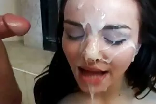 Đụ một nhân viên mát xa gợi cảm phim xx nhat ban trên nệm bơm hơi.