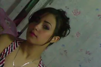 Một gái nhật xxx cô gái tóc vàng nóng bỏng nhẹ nhàng hôn bạn mình và dụ dỗ cô ấy thân mật