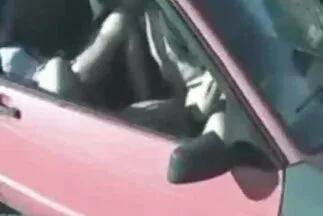 Những chú gà con thích thú phim nhật xxx với nhau bằng một món đồ chơi trong đít.