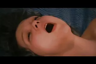 Điên phim xxx nhật gà thủ dâm trên ghế gỗ.