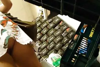 Katarina bú rất nhiều xlxx nhat cặc của các anh chàng lực lưỡng trong một lần ngồi.