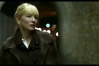 Những em gái sexy đụ nhau trên đi văng xlxx nhật bản trong phòng khách.