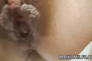 Tục phim nhật bản xxx tĩu brunette tự giải trí với một máy rung.