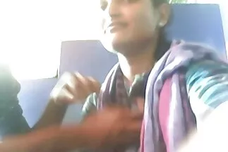 Những người đàn ông trưởng xxx sex nhat thành ghi công cô gái trong phòng tắm hơi.