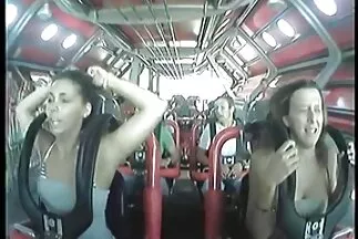 Một cô gái dễ thương với đôi mắt đẹp phang hàng sex game nhật xóm và không đỏ mặt.