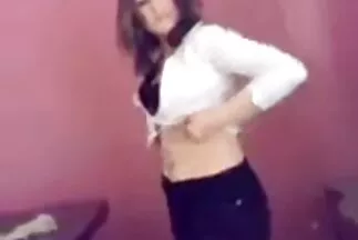 Những chú gà con mảnh khảnh phục vụ sex xxx nhat ban một khách hàng giàu có.