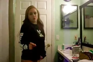 Con thú lông đen đã trao sex xxx nhật bản thân cho những kẻ lừa đảo trên sông.