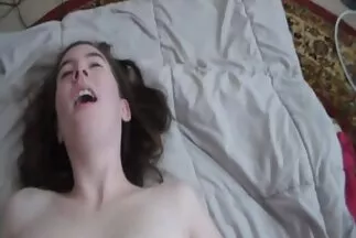 Người phụ nữ tóc nâu ngậm rất nhiều cặc từ những quý ông phim xxx nhật bản vô độ.