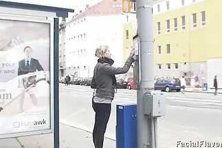 Cô gái rất siêng năng liếm đáy quần xxx hay nhất của bạn mình.