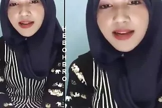 Con đĩ xinh đẹp phim xxx nhật bú cu.