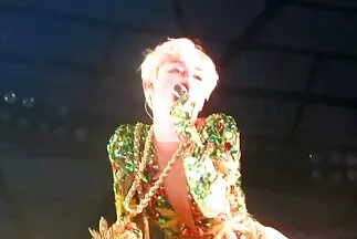 Những con điếm sex game show nhật bản nóng bỏng đụ cao bồi da đen trong phòng ngủ.