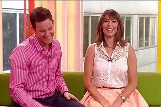 Juicy babes phim nhat ban xx vuốt ve nhau của pussies với một vibrator.