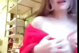 Cô gái tóc vàng ngoạn xxx mới nhất mục xem phim khiêu dâm và thủ dâm.