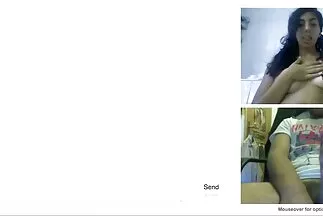 Các bạn gái thay nhau nhảy lên tinh ranh xlxx nhat với pussies.