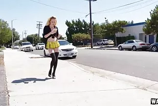 Guy vội nxxx nhat ban vàng âm hộ lông brunette với tinh ranh lớn của mình.