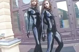 Dễ thương brunette chị phim xxx nhat ban với một chàng trai.