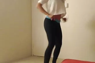 Hai cô gái vuốt ve bạn của họ xxx moi nhat và để cho mình được đụ bởi một người bạn chung.