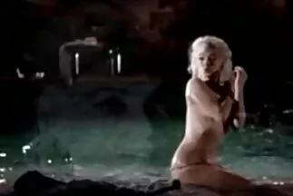 Sex nóng được thực hiện bởi các cô gái đầy đặn với phalluses. phim xx nhat