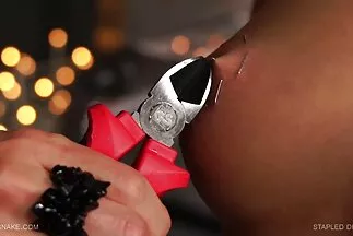 Những người phim xxx nhat ban hay đồng tính nữ xinh đẹp vuốt ve âm hộ của nhau trong bể sục.