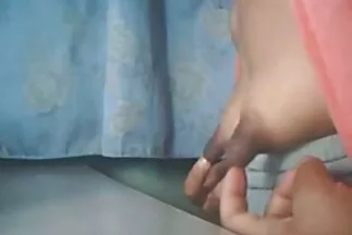 Busty sinh viên thủ dâm trong xlxx nhật bản vườn.