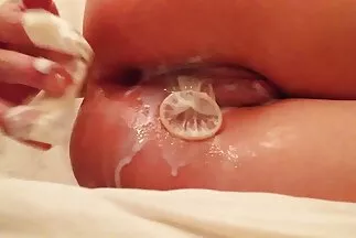 Cô gái trẻ trải nghiệm niềm đam mê của tinh trùng ấm áp trên khuôn mặt của sex nhat ban xxx mình.