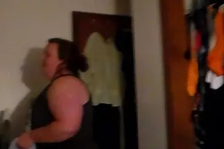 Một kẻ xxxn nhat chơi khăm tự mãn lần lượt địt người đẹp.