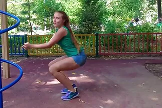 Thiếu niên tóc vàng squirting không ngừng trong văn phòng xxx nhat ban của nữ gyno.