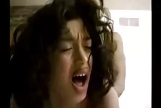 Thủ dâm bộ sex game show nhat ban ngực của cô ấy trên máy chạy bộ.