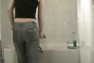 Có ba người trong tự nhiên giữa những con sex xxx nhat bò cái tơ và một cái đầu hói mạnh mẽ.