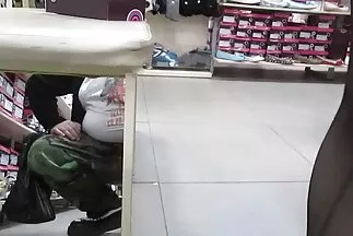 Một quý ông tự tin ram hậu môn với xxx nhat ban dương vật của mình.