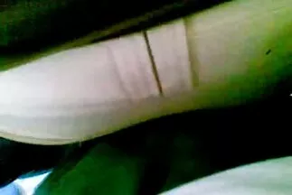 Địt cặc xong anh chàng dễ dàng đưa em nó ra xxx moi nhat nước bọt.