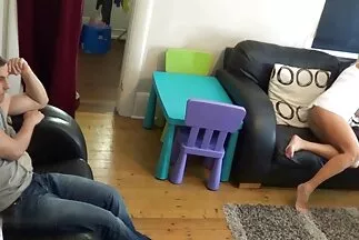 Anh chàng nóng bỏng đã gửi một thành viên đến âm hộ lông phim nhật bản xxx mịn.