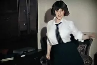 Khách hàng bôi trơn ngủ với nhân viên mát xa xx video nhat ban trên đi văng.