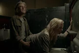 Hai con bê vồ lấy dương vật đàn ông. xxx nhật bản không che