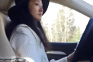 Hai bạn gái trên một nhật bản xxx thành viên nhảy với âm hộ của họ.