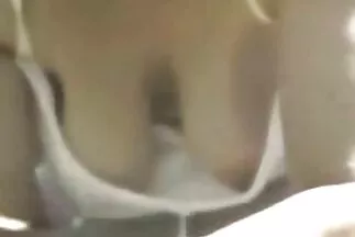 Thiếu nữ phim sex nhat xxx thẹn thùng làm tình trong rừng.